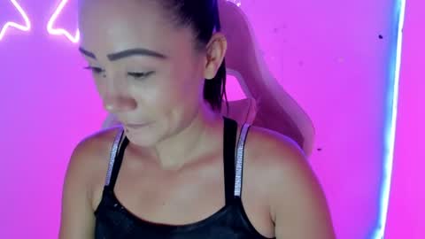 Snapshot of emeril_lia chatting on August 2026 07:28:01 PM Lia coquine online show from August 2026 07:28:01 PM