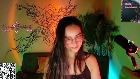 Snapshot of emi_roberts chatting on May 2026 01:57:02 AM Emmily Roberts online show from May 2026 01:57:02 AM