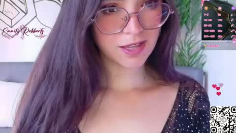 Snapshot of emi_roberts chatting on June 2026 09:46:02 PM Emmily Roberts online show from June 2026 09:46:02 PM