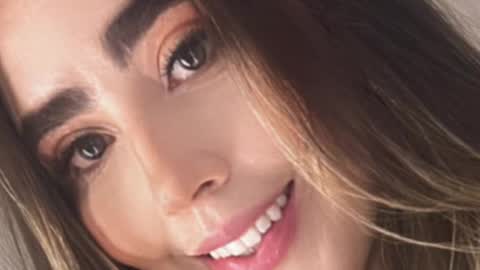 Snapshot of emi_royse chatting on October 2025 05:33:02 PM emi_royse online show from October 2025 05:33:02 PM