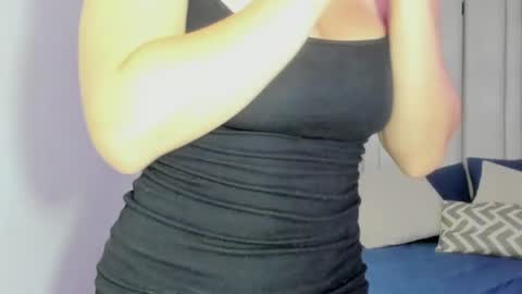 Snapshot of emi_royse chatting on May 2026 11:12:03 PM emi_royse online show from May 2026 11:12:03 PM