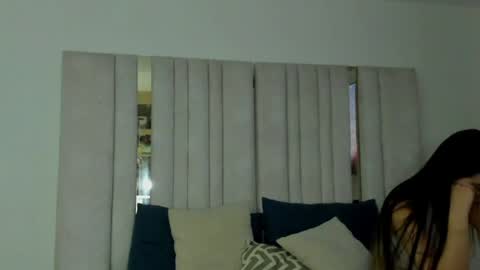 Snapshot of emi_royse chatting on May 2026 11:22:01 PM emi_royse online show from May 2026 11:22:01 PM