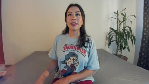 Emilia Gomez online show from March 2025 08:00:02 PM