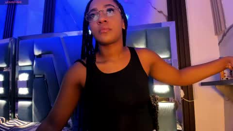 Snapshot of emii_brown chatting on May 2026 01:44:01 AM Emy online show from May 2026 01:44:01 AM