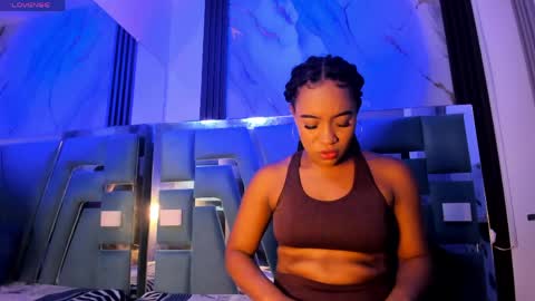 Snapshot of emii_brown chatting on May 2026 01:35:01 AM Emy online show from May 2026 01:35:01 AM