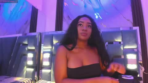 Snapshot of emii_brown chatting on May 2026 01:46:01 AM Emy online show from May 2026 01:46:01 AM