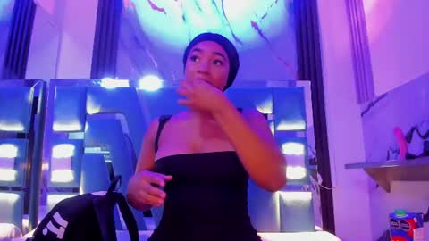 Snapshot of emii_brown chatting on June 2026 01:39:01 AM Emy online show from June 2026 01:39:01 AM