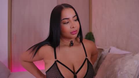 Snapshot of emiily_bell chatting on September 2025 08:20:02 PM    online show from September 2025 08:20:02 PM