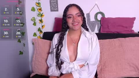 Snapshot of emiily_curly chatting on April 2026 10:52:01 AM Emily online show from April 2026 10:52:01 AM