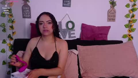 Snapshot of emiily_curly chatting on May 2026 11:51:01 AM Emily online show from May 2026 11:51:01 AM