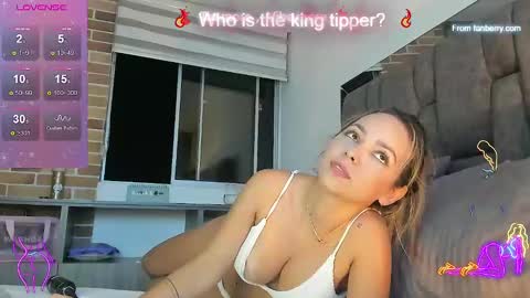 Snapshot of emiily_morgaan chatting on January 2025 02:04:02 AM Emy online show from January 2025 02:04:02 AM