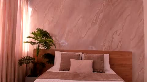 Emily online show from December 2025 12:32:01 PM