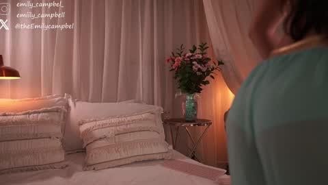 Emily Campbell online show from October 2025 10:44:02 PM