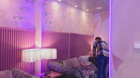 Emily online show from January 2025 01:03:01 PM