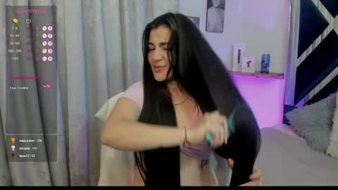 emilayton_ online show from February 2025 10:20:02 AM