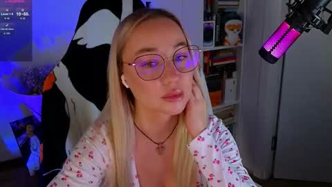 Snapshot of emili1_bc chatting on October 2025 08:34:02 AM Emili online show from October 2025 08:34:02 AM