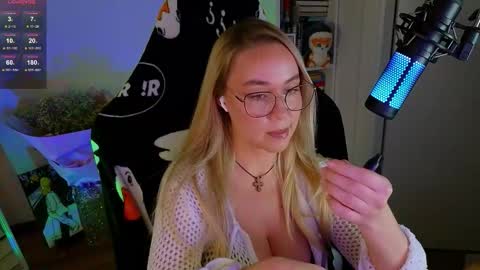 Snapshot of emili1_bc chatting on October 2025 01:09:01 PM Emili online show from October 2025 01:09:01 PM