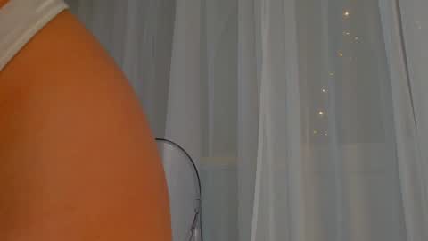 Snapshot of emilia_dream chatting on January 2025 06:35:02 PM emilia_dream online show from January 2025 06:35:02 PM