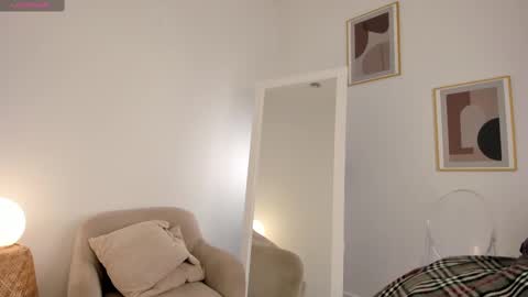 Snapshot of emilia_dream chatting on February 2025 09:53:02 PM emilia_dream online show from February 2025 09:53:02 PM