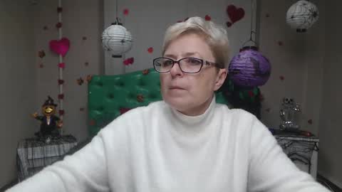 EmiliaGree online show from November 2025 06:01:01 AM