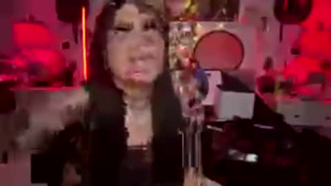 Snapshot of emilietreez chatting on July 2026 07:00:02 AM emilietreez online show from July 2026 07:00:02 AM