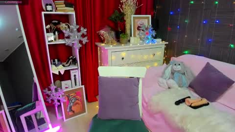 Emiliya online show from December 2024 02:04:02 AM