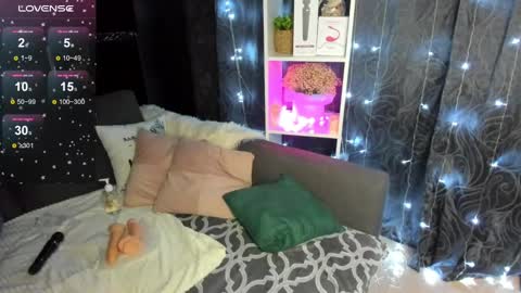 Emiliya online show from February 2025 11:54:02 AM