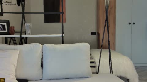 Emiljanna online show from November 2025 02:44:01 AM