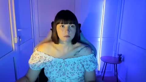 Snapshot of emilli_moon chatting on July 2026 12:11:01 PM Emmi online show from July 2026 12:11:01 PM