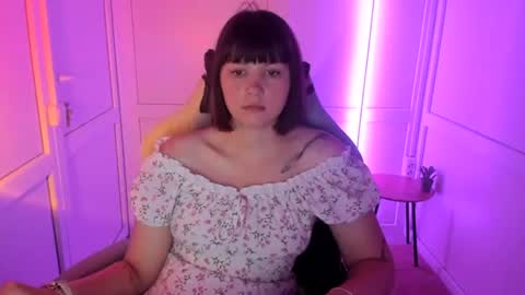 Snapshot of emilli_moon chatting on July 2026 06:07:01 AM Emmi online show from July 2026 06:07:01 AM