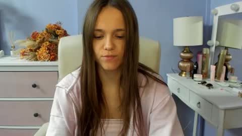 Snapshot of emilly_lust99 chatting on April 2026 06:39:01 AM Emilly online show from April 2026 06:39:01 AM