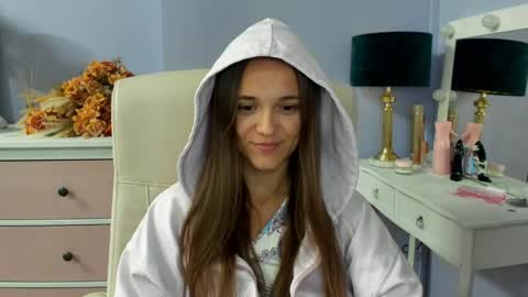 Snapshot of emilly_lust99 chatting on May 2026 06:43:01 AM Emilly online show from May 2026 06:43:01 AM