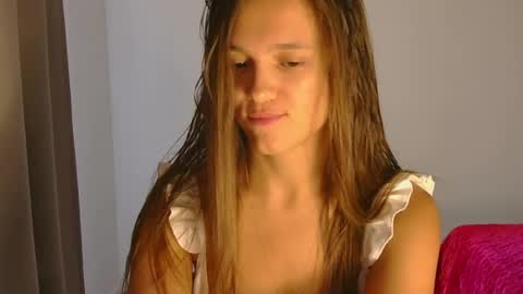 Snapshot of emilly_lust99 chatting on July 2026 06:22:02 AM Emilly online show from July 2026 06:22:02 AM