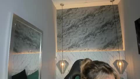 Snapshot of emilly_mell chatting on February 2026 11:43:02 AM emilly_mell online show from February 2026 11:43:02 AM