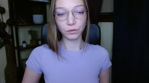 Emilly online show from February 2026 06:20:01 AM