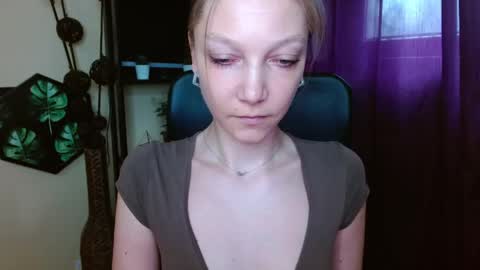 Emilly online show from April 2026 05:24:02 AM