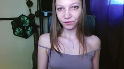 Emilly online show from April 2026 01:36:02 PM