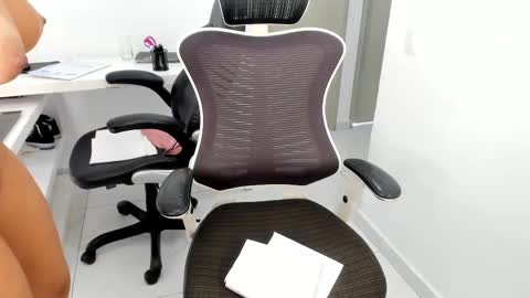 Emilly  online show from February 2025 06:20:01 PM