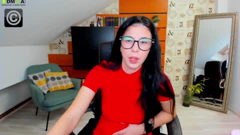 Snapshot of emillytaylor chatting on January 2025 07:25:02 AM EmillyTaylor online show from January 2025 07:25:02 AM