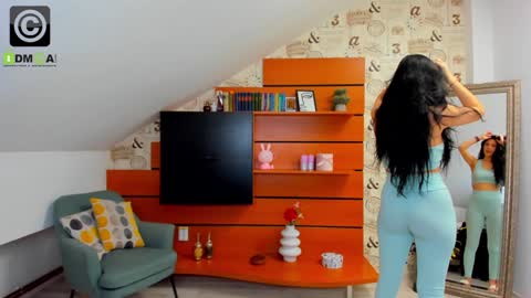 Snapshot of emillytaylor chatting on February 2025 04:48:02 AM EmillyTaylor online show from February 2025 04:48:02 AM