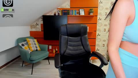 Snapshot of emillytaylor chatting on February 2025 10:54:02 AM EmillyTaylor online show from February 2025 10:54:02 AM