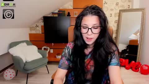 Snapshot of emillytaylor chatting on March 2025 10:37:02 AM EmillyTaylor online show from March 2025 10:37:02 AM