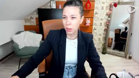 Snapshot of emillytaylor chatting on September 2025 02:46:01 AM EmillyTaylor online show from September 2025 02:46:01 AM