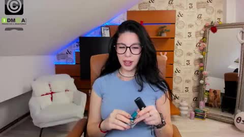 Snapshot of emillytaylor chatting on February 2026 04:44:01 AM EmillyTaylor online show from February 2026 04:44:01 AM