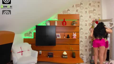 Snapshot of emillytaylor chatting on March 2026 05:08:02 AM EmillyTaylor online show from March 2026 05:08:02 AM