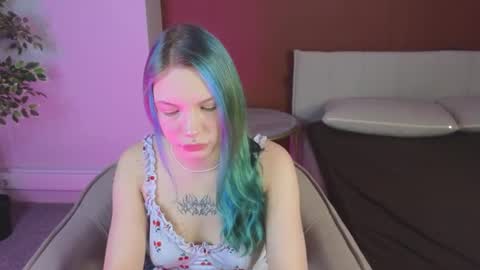 Snapshot of emily__hamilton chatting on July 2026 01:19:02 AM Emily online show from July 2026 01:19:02 AM