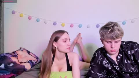 emily_and_ilumi online show from December 2024 07:21:01 PM