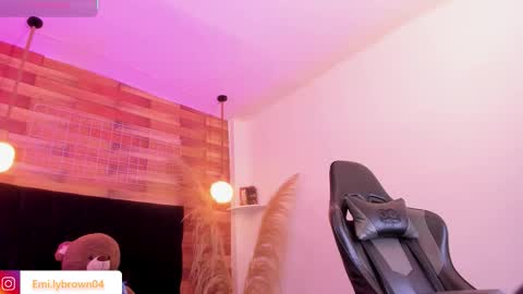 emily_brown04 online show from February 2026 12:03:01 PM