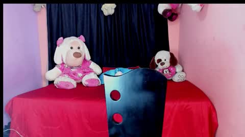 Snapshot of emily_bunny7 chatting on November 2025 07:58:01 PM emily_bunny7 online show from November 2025 07:58:01 PM