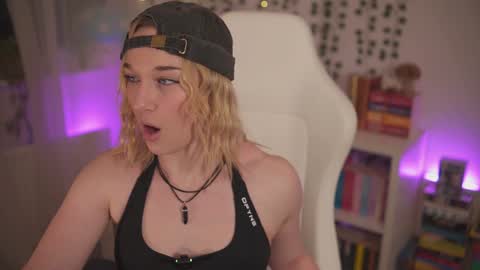 Em -  online show from December 2024 11:28:02 PM